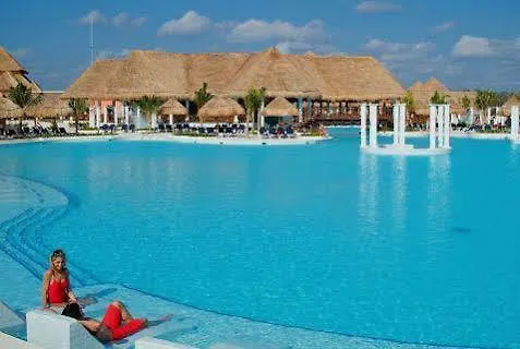 Hotel Grand Palladium Colonial Res.